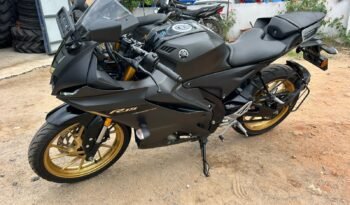 
									YAMAHA R15 V4 full								