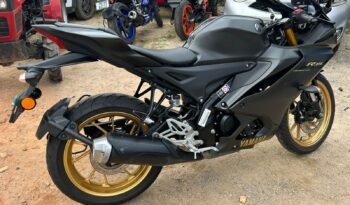 
									YAMAHA R15 V4 full								