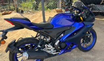 
									YAMAHA R15 V4 full								