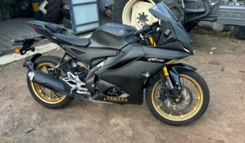 
									YAMAHA R15 V4 full								